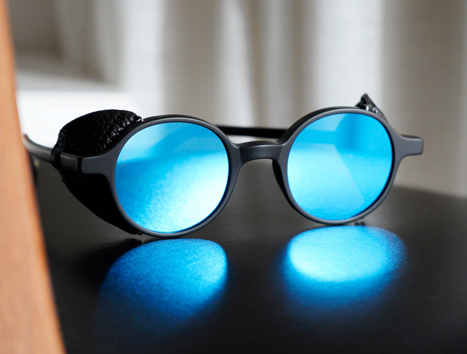l-g-r-reunion-flap-sonnenbrille-black-matt-22-black-leather-flat-blue-mirror image 7