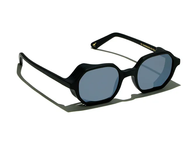 l-g-r-zanzibar-explorer-sonnenbrille-black-matt-flat-silver-mirror image 1