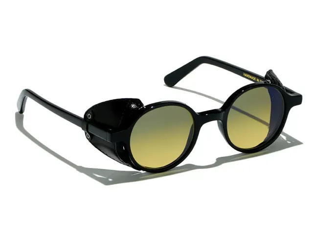 l-g-r-reunion-flap-sonnenbrille-black-black-leather-yellow-gradient-photochromic image 1