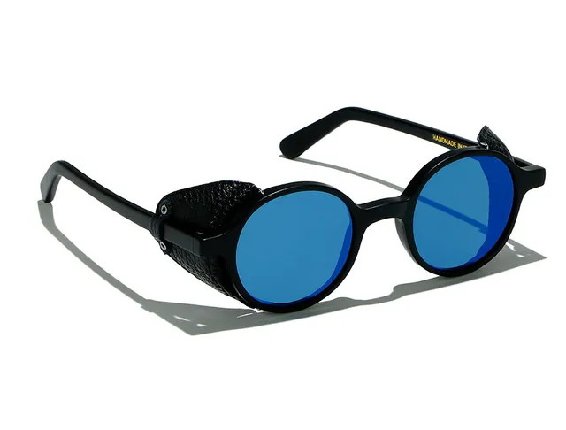 l-g-r-reunion-flap-sonnenbrille-black-matt-22-black-leather-flat-blue-mirror image 1