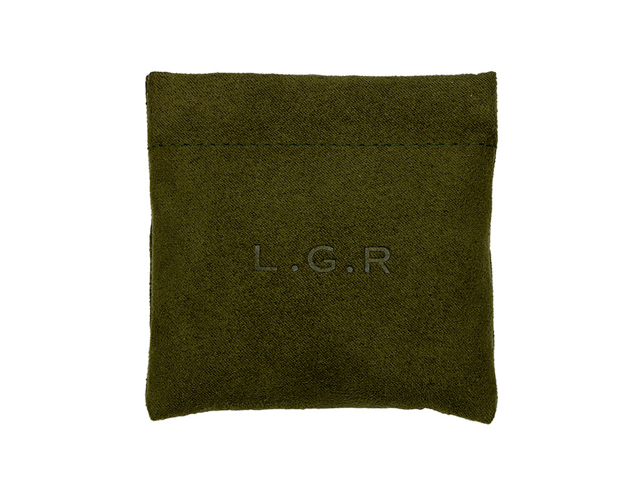 l-g-r-mikrofaser-reinigungstuch-pouch-asmara-explorer-illustration image 2