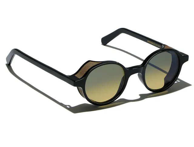 l-g-r-reunion-explorer-skin-sonnenbrille-black-01-yellow-solaro-48 image 1