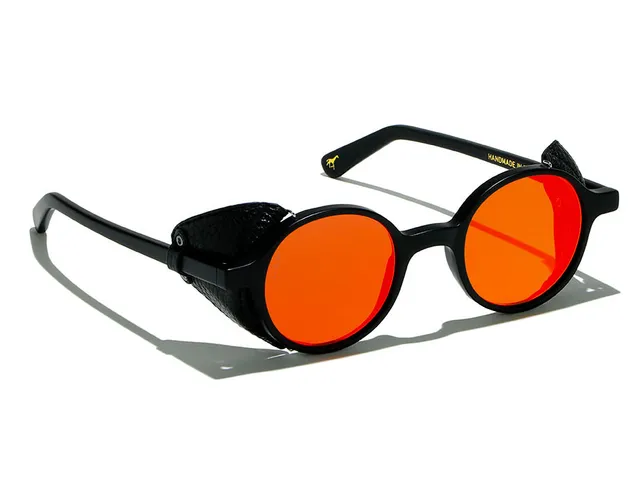 l-g-r-reunion-flap-sonnenbrille-black-matt-red-mirror image 1