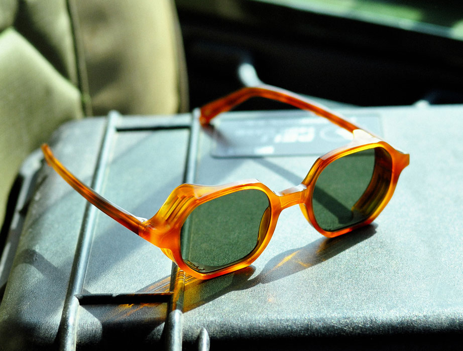 l-g-r-zanzibar-explorer-sonnenbrille-black-matt-flat-silver-mirror image 6