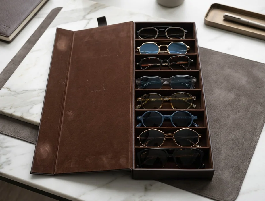 l-g-r-collector-s-couvette-carnet-de-voyage-etuiset-brown-leather-8-frames image 3