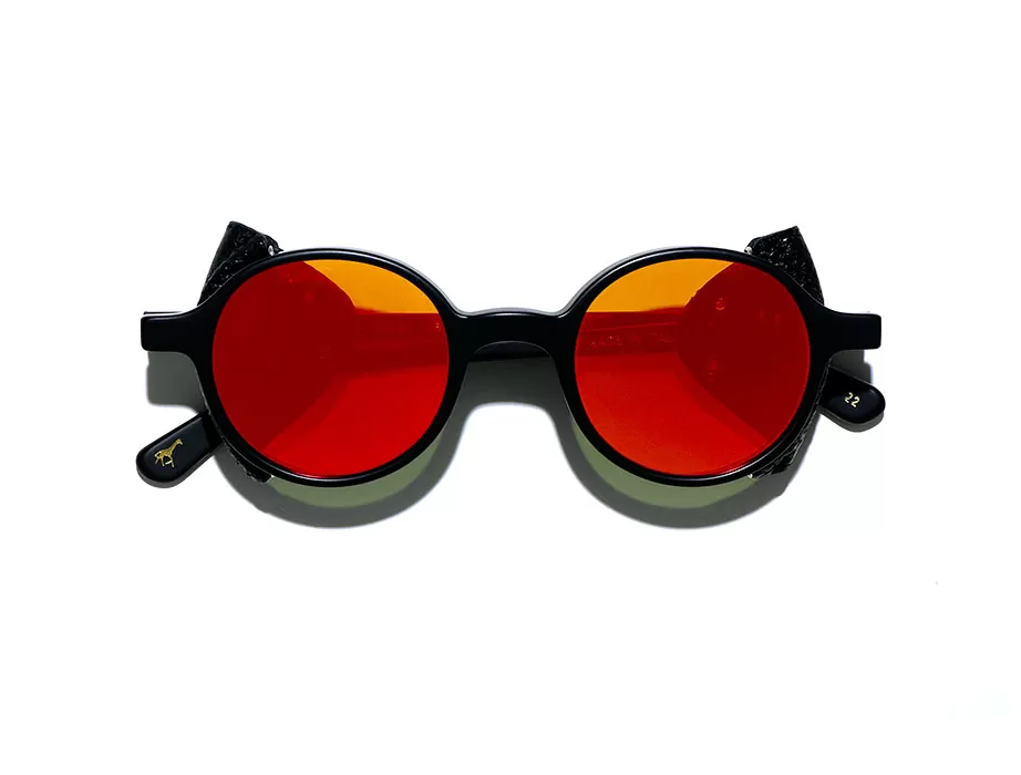 l-g-r-reunion-flap-sonnenbrille-black-matt-red-mirror image 3